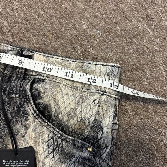 NWT GUESS MID-RISE CURVE X JEANS WITH PYTHON PRINT Size 27 $158 - Picture 2 of 12